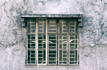 Fototapeta na wymiar old window in the old building