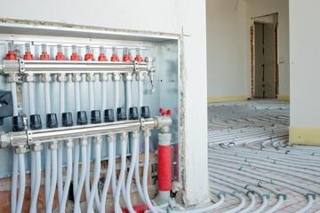 Install system Manifold Assembly of underfloor heating at home
