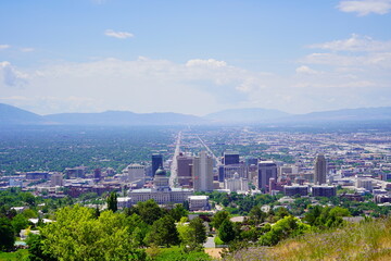 Obraz premium salt lake city, UT, USA 06 16 2023: Salt Lake City aerial view in spring 