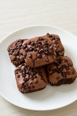 Fototapeta na wymiar dark chocolate brownies topped by chocolate chips