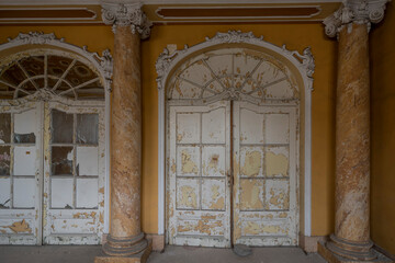 Lost in Time: The Abandoned Red Theater of Hungary, a Haunting Relic in European History
