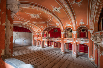 Lost in Time: The Abandoned Red Theater of Hungary, a Haunting Relic in European History