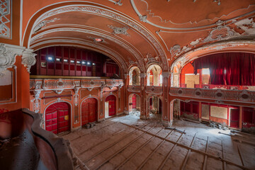 Lost in Time: The Abandoned Red Theater of Hungary, a Haunting Relic in European History