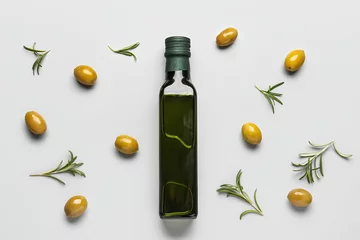 Foto auf Glas Bottle of olive oil on grey background © Pixel-Shot