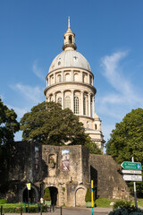 La porte Neuve et la Basilique de Boulogne-sur-Mer