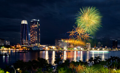 Obraz premium Da Nang International Fireworks Festival 2023, Da Nang city, Vietnam. Photo taken on June 2023