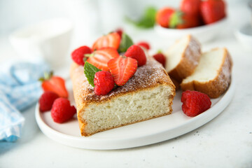 Angel cake with fresh strawberry