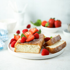 Angel cake with fresh strawberry