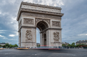 Fototapeta na wymiar View of the Arc de Triomphe in Paris, France