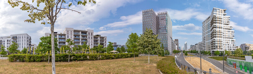 Fototapeta na wymiar Panoramaaufnahme vom Europaviertel - ein Büro- und Wohnquartier - in Frankfurt am Main