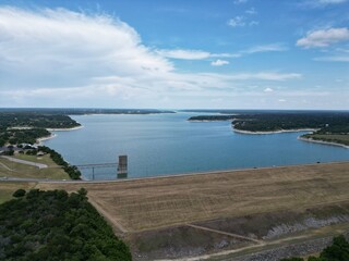 Belton Lake is a U.S. Army Corps of Engineers reservoir on the Leon River in the Brazos River basin, 5 miles (8 km) northwest of Belton, Texas.