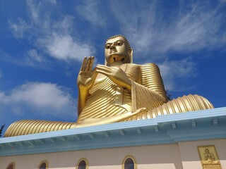 golden buddha statue