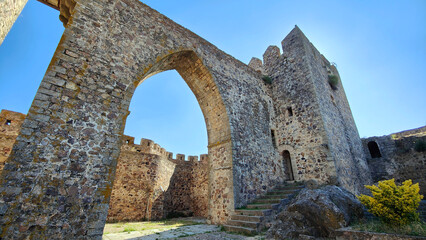 Castillo de Alburquerque-Badajoz-Extremadura-Pueblo medieval