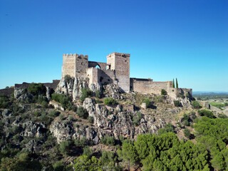 Fototapeta premium Castillo de Alburquerque-Badajoz-Extremadura-Pueblo medieval