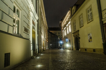 Uliczka w Krakowie w nocy 