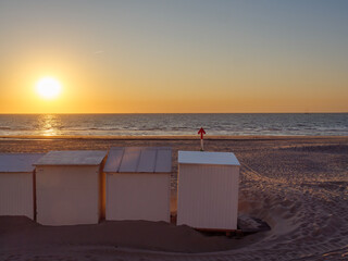 Sonnenuntergang in De Haan an der belgischen Nordsee