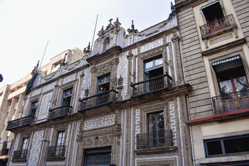 Fototapeta na wymiar facade of the house
