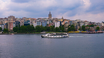 Obraz premium Galata Tower golden horn and mosque in Istanbul