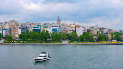 Obraz premium Galata Tower golden horn and mosque in Istanbul