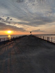 Obraz premium sunset on the pier