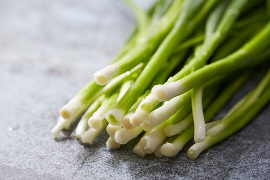 bunch of green onions, scallion 