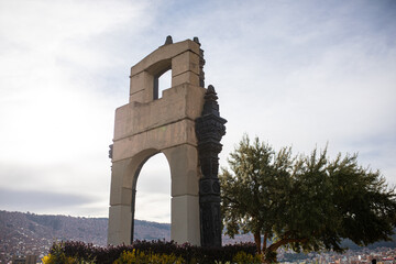 Fototapeta na wymiar Tor in La Paz Aussichtspunkt am Tag