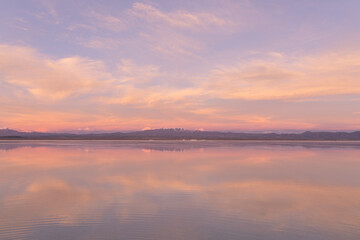 Sonnenuntergang in der Salzwüste  Salar de Uyuni in Bolivien