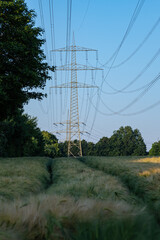 Hochspannungsleitungen f&uuml;r Stromtransport