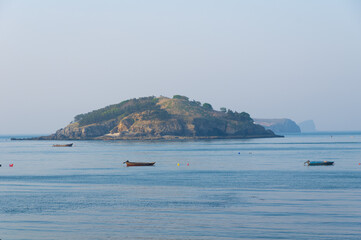 Obraz premium Spring seaside scenery of Binhai Road in Dalian, Liaoning province, China