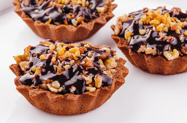 mini tartlets with chocolate cream and nuts