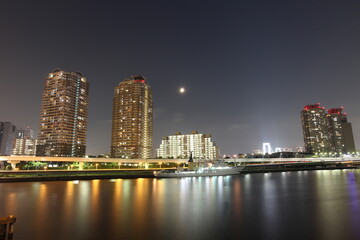 Fototapeta na wymiar Night view of Odaiba high-rise apartments in Japan