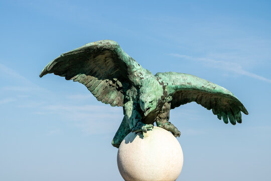 Monument en hommage au capitaine d'artillerie Ferber, "pr&eacute;curseur et victime de l'aviation" sur le front de mer de Boulogne-sur-Mer