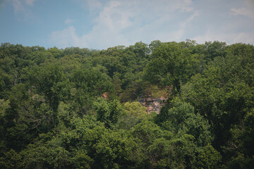 Fototapeta na wymiar Cliff Face at Castlewood State Park in Missouri