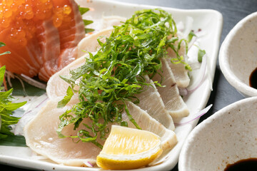 カツオのたたきのお刺身