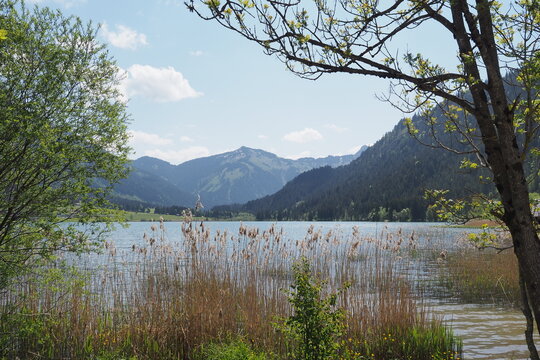 Alpenpanorama mit Haldensee in &Ouml;sterreich 