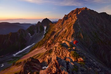 モルゲンロートにつつまれた奥穂高岳