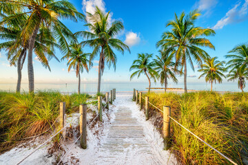 Smathers Beach, Sunrise.beautifully  framed by Palm Trees..Key West, Florida, USA - obrazy, fototapety, plakaty