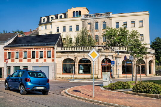 werdau, deutschland - stadtbild mit alten geb&auml;uden