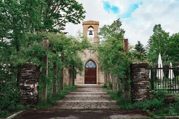 森の教会で結婚式