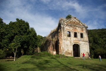 Fototapeta na wymiar Ruinas da Igreja de São José da Boa Morte em Cachoeiras de Macacu no Rio de Janeiro.