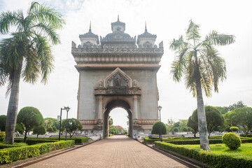 Fototapeta na wymiar views of famous patuxay arch in vientiane, laos