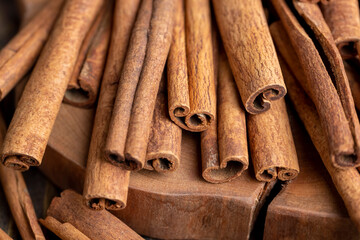 Whole dried cinnamon for baking