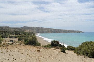 La plage et le cap de Kommos près de Tympaki en Crète