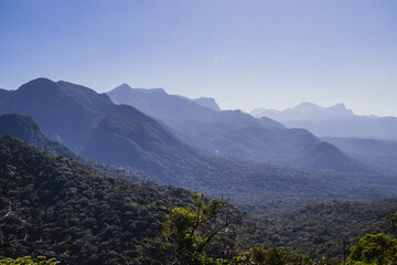 Fototapeta na wymiar Visão aérea da serra curitibana com visão das montanhas e da flora no Paraná Brasil. 