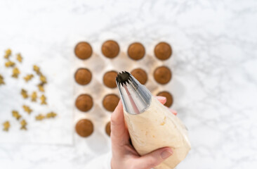 Gingerbread cupcakes