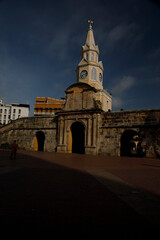 Fototapeta na wymiar Torre del reloj en Cartagena