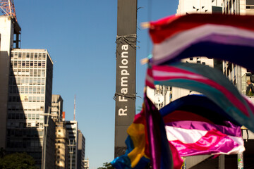 Varal de bandeira símbolo do orgulho gay a venda na 27ª edição, da Parada do Orgulho LGBT+ de...