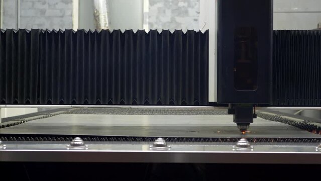 Plant manufacturing metal structures and machines with cutting CNC laser