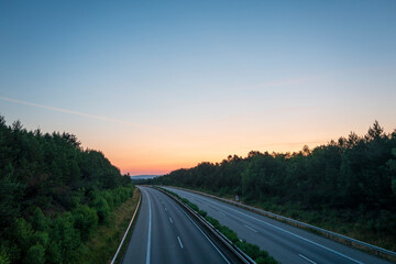 Fototapeta na wymiar sunrise over the autobahn