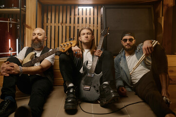 Obraz premium Funky rock band musician rest after rehearsal repetition portrait